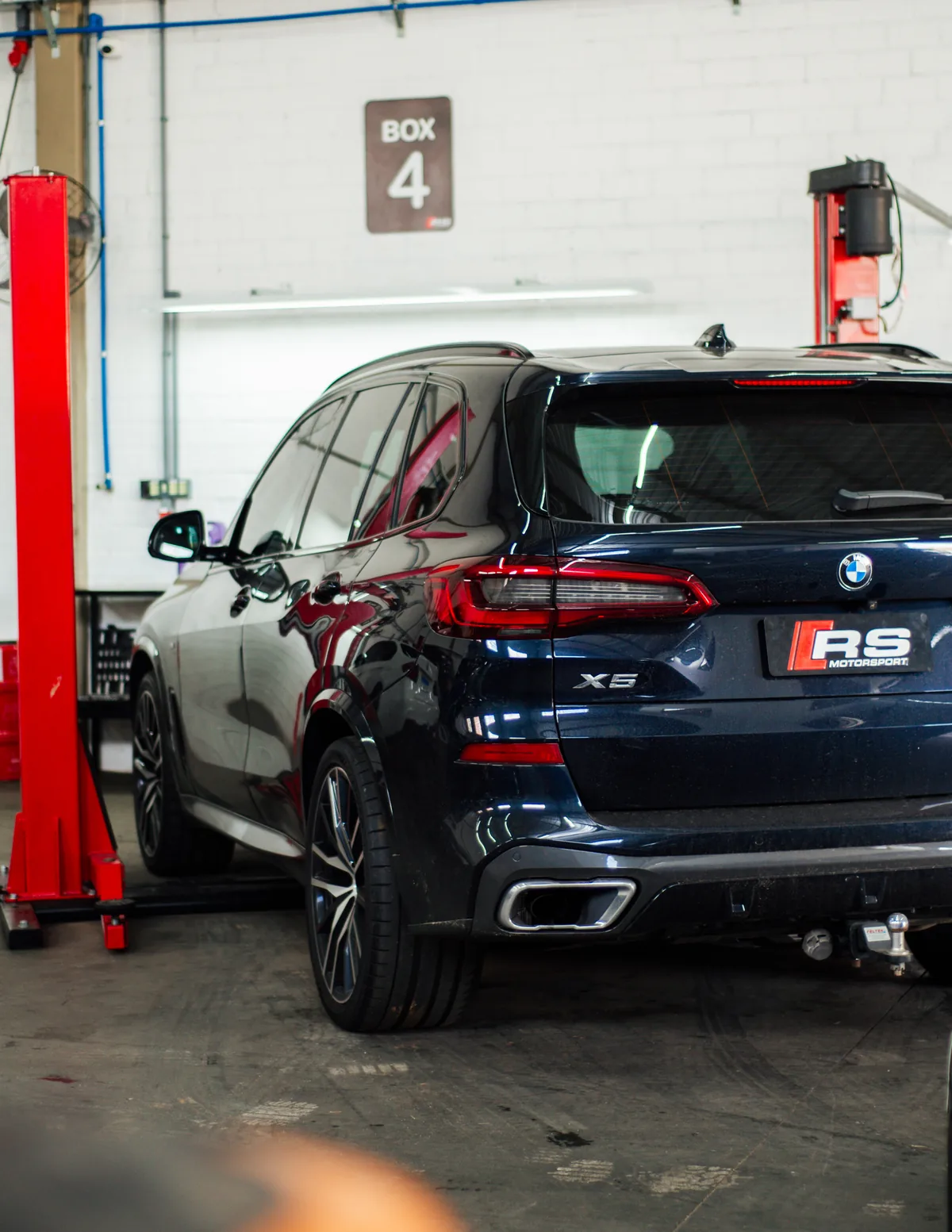 BMW X5 com placa RS Motorsport